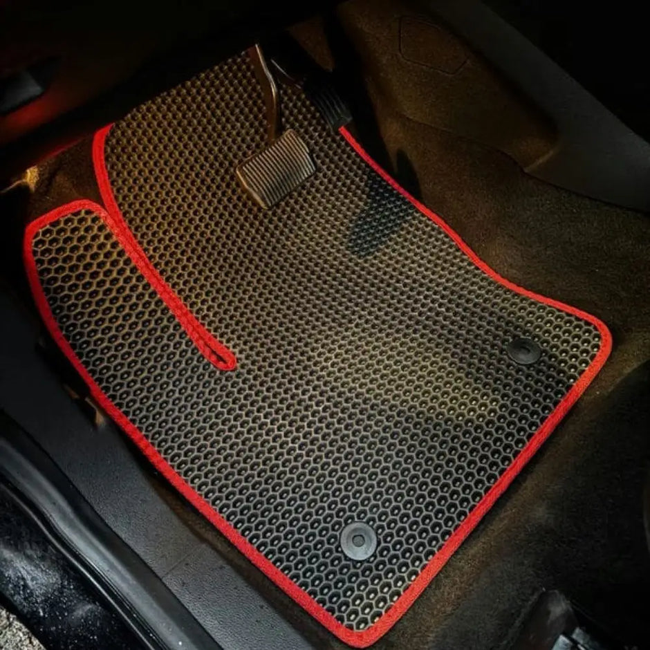 EVA grindų kilimėliai, skirti „Toyota Corolla E170 XI“ sedanui (2013–2019 m.)