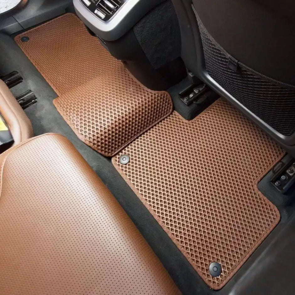 EVA kilimėliai Kia Carnival 3-iosios kartos minivenui (nuo 2014 m.)