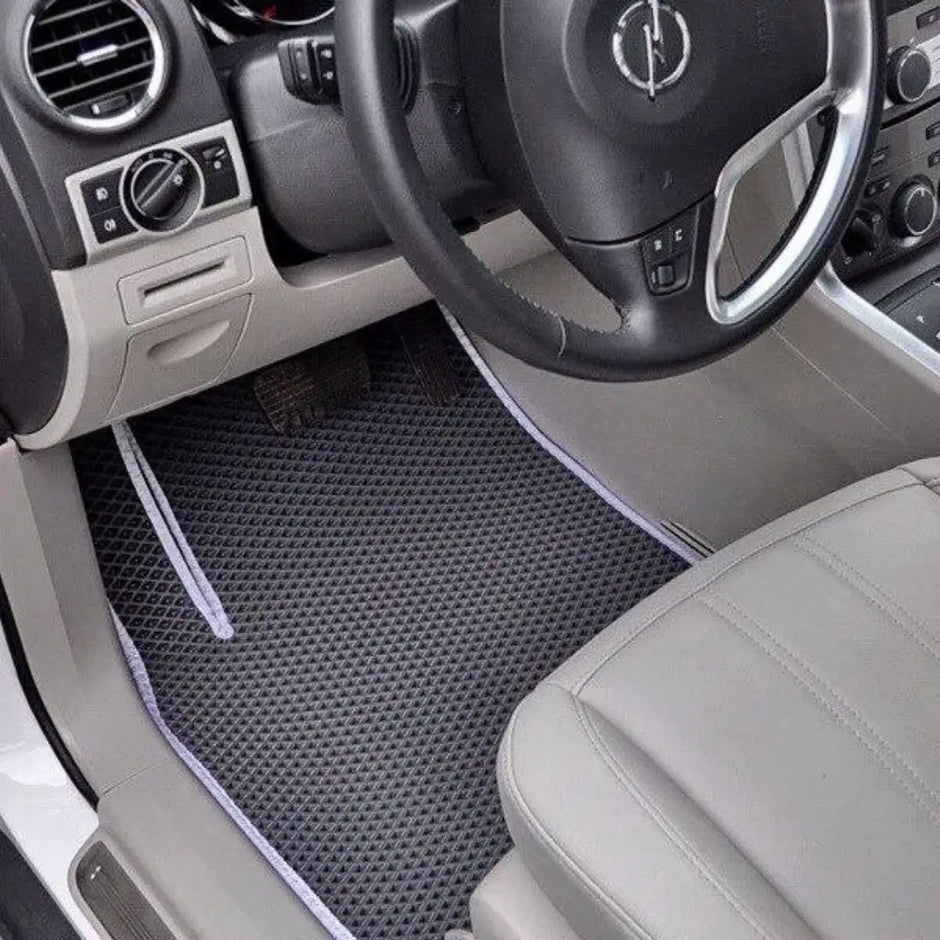 EVA grindų kilimėliai, skirti Chrysler 200 2-os kartos sedanui (2014–2016 m.)